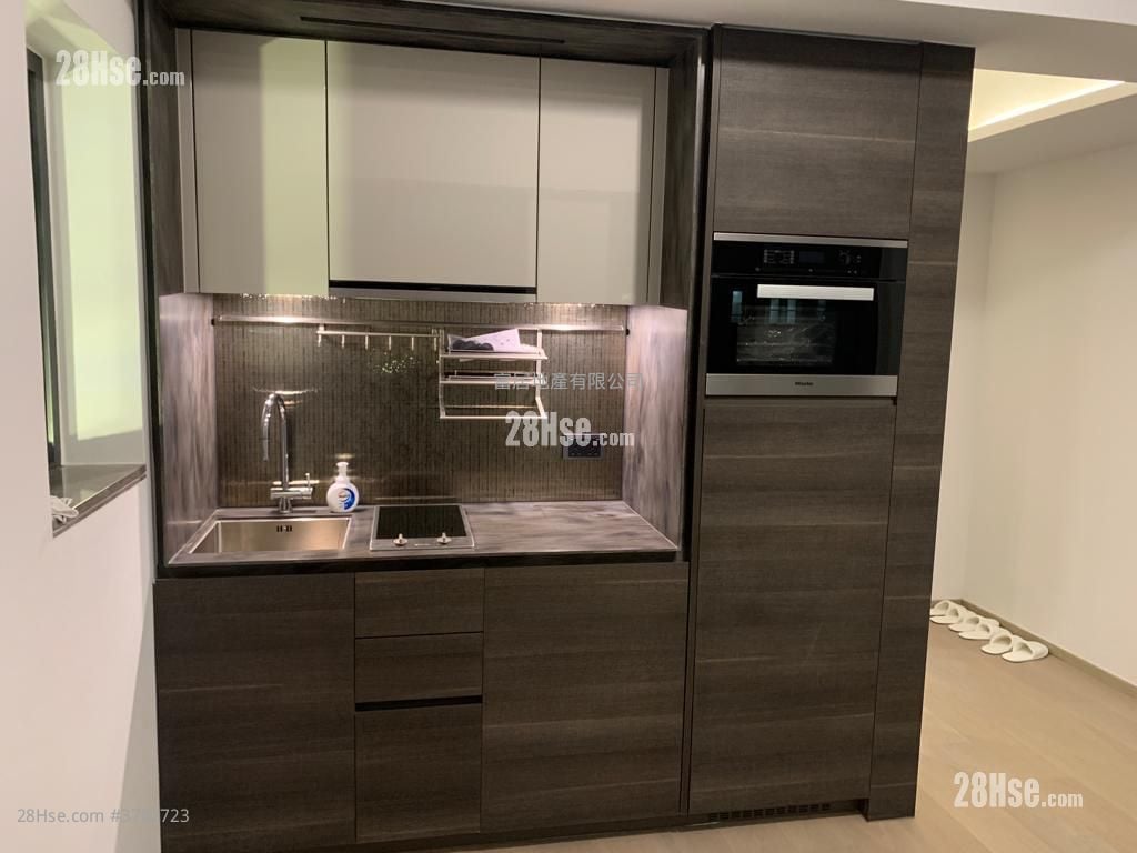 Phase 1B Of The Campton Sell Studio , 1 Bathroom 251 ft²