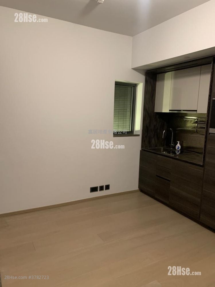 Phase 1B Of The Campton Sell Studio , 1 Bathroom 251 ft²