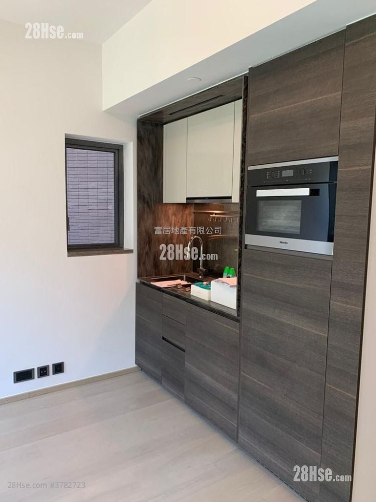 Phase 1B Of The Campton Sell Studio , 1 Bathroom 251 ft²