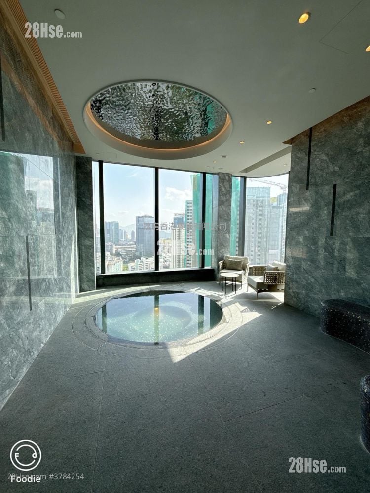 Uptown East Rental 2 Bedrooms , 1 Bathroom 475 ft²