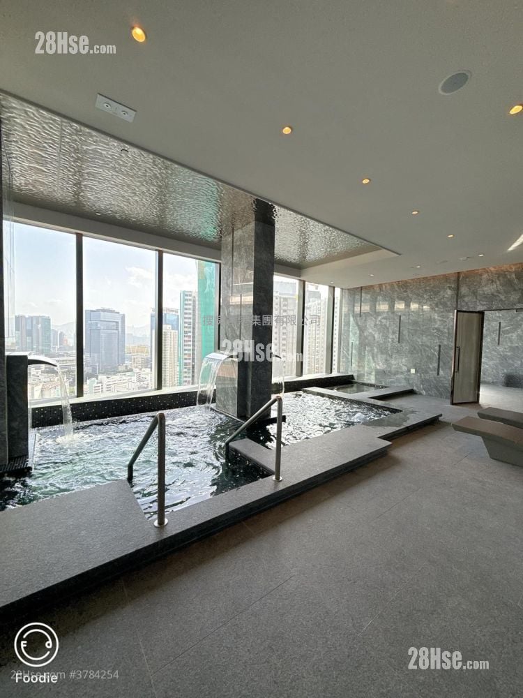 Uptown East Rental 2 Bedrooms , 1 Bathroom 475 ft²