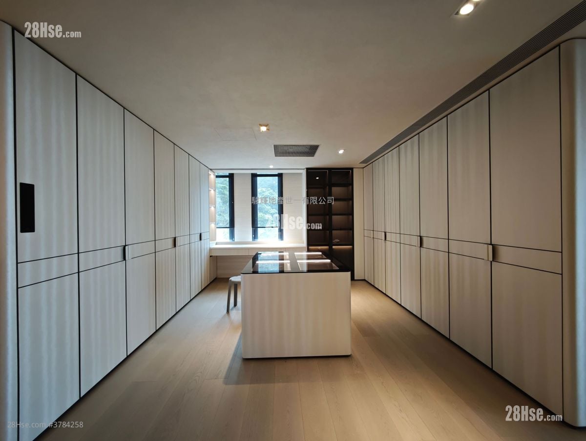 Mount Nicholson 售盘 4 房 , 4 浴室 4,596 平方尺