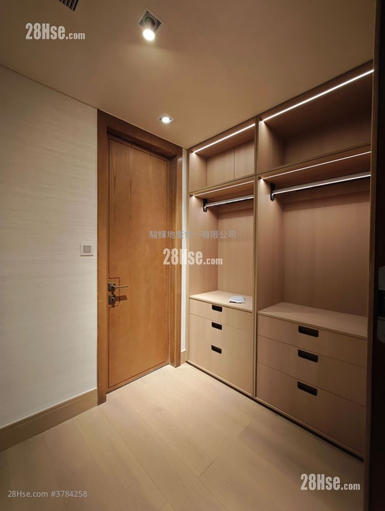 Mount Nicholson 售盘 4 房 , 4 浴室 4,596 平方尺