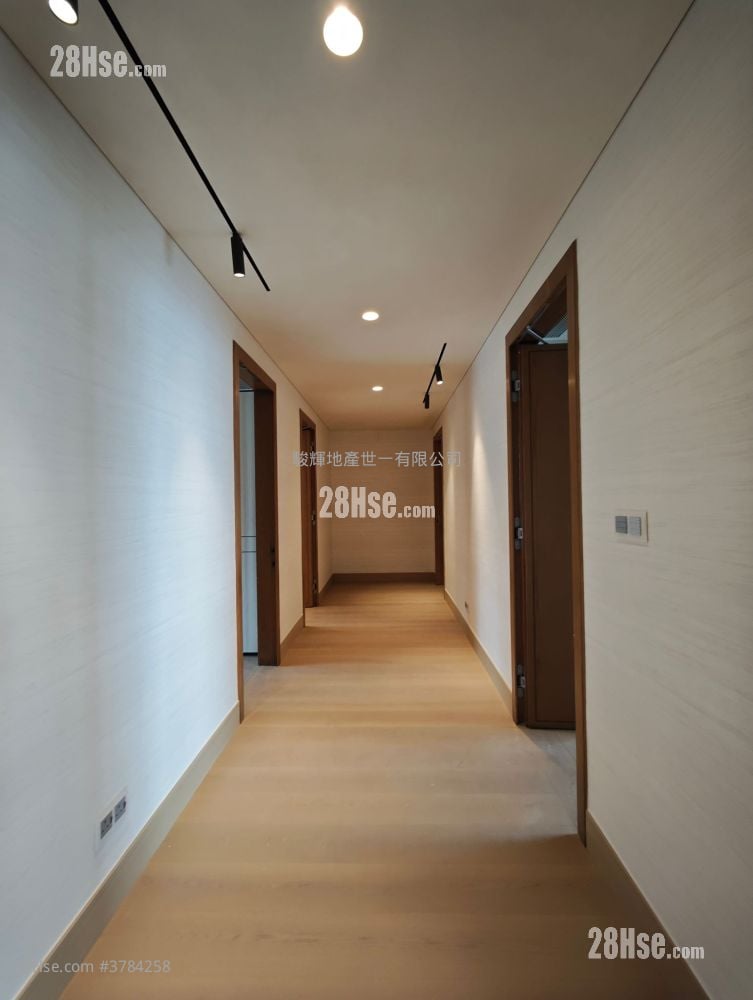 Mount Nicholson 售盘 4 房 , 4 浴室 4,596 平方尺