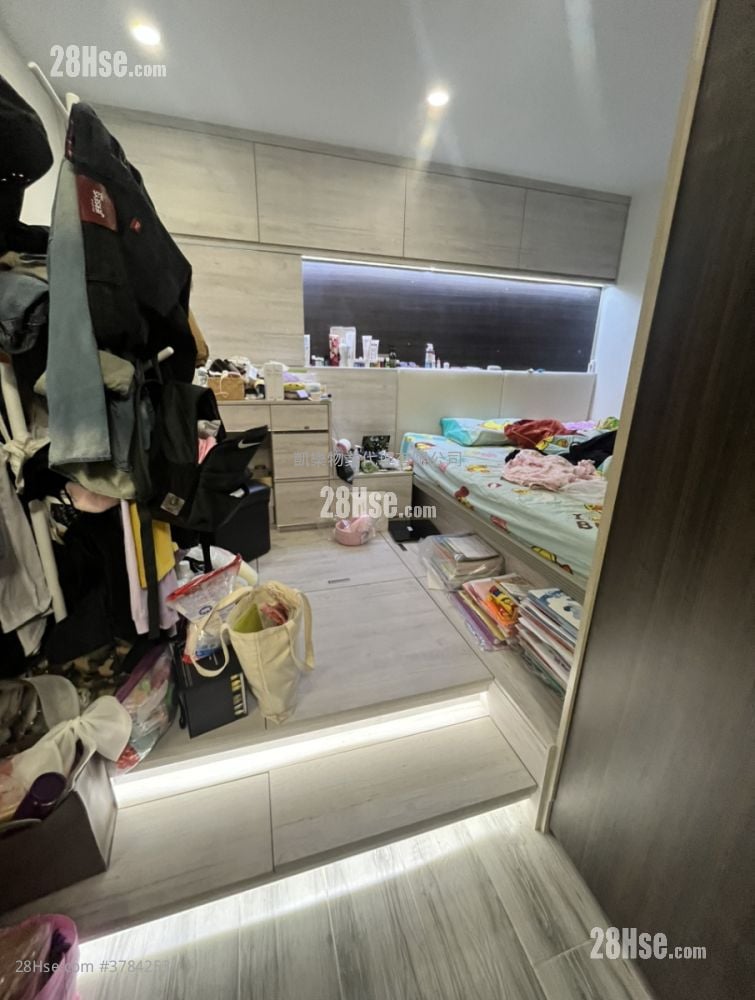 Hoi Lok Court Sell 631 ft²