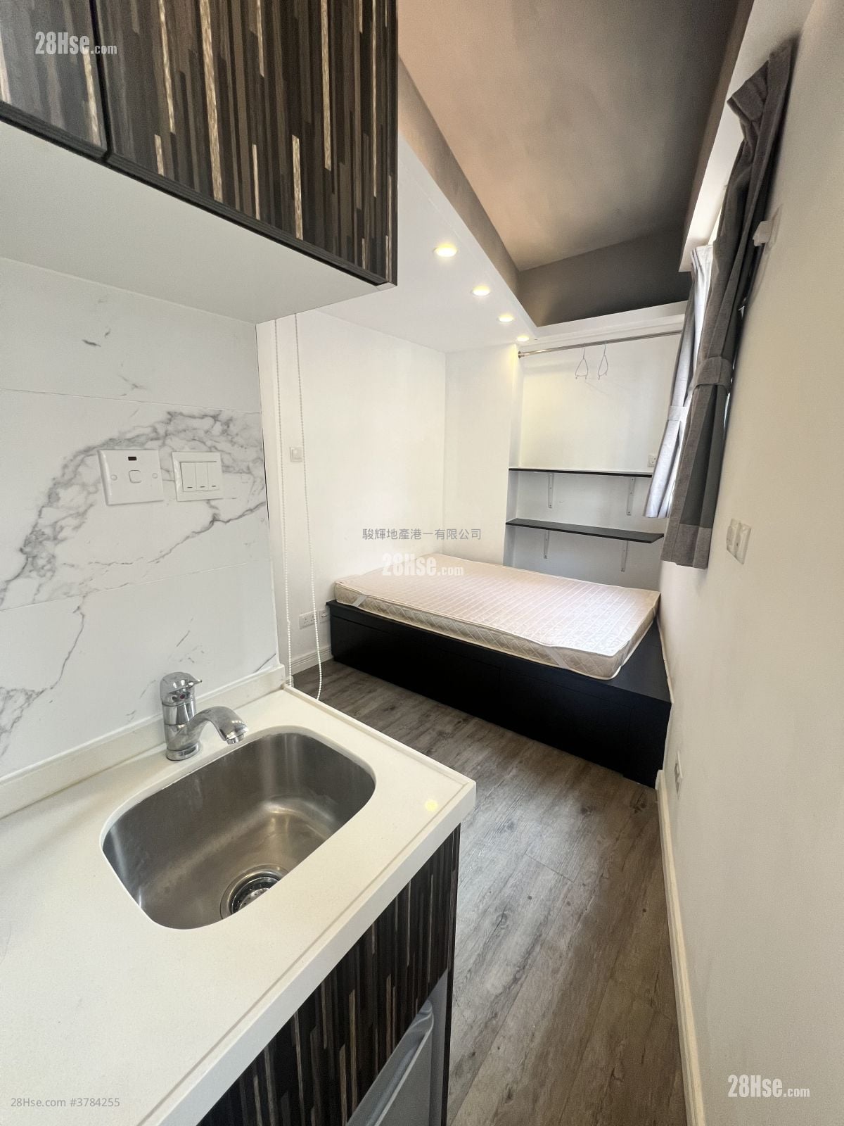 金碧阁 租盘 140 平方尺