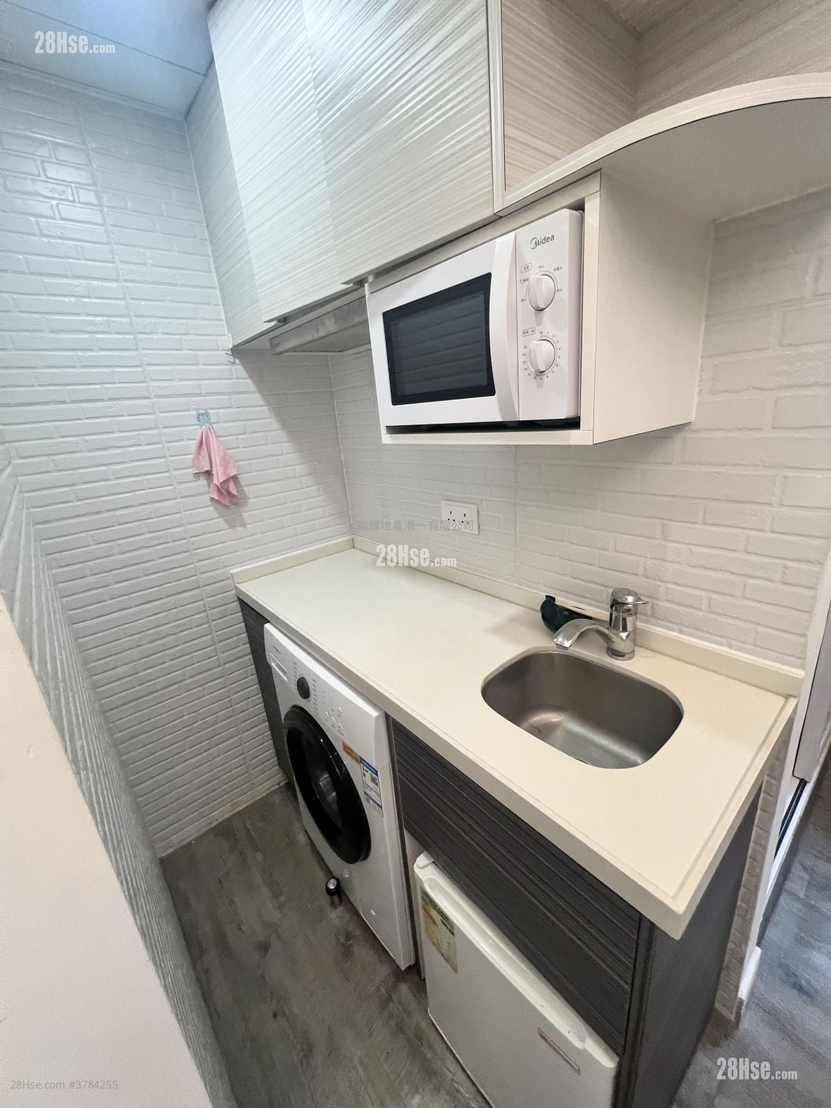 金碧阁 租盘 140 平方尺