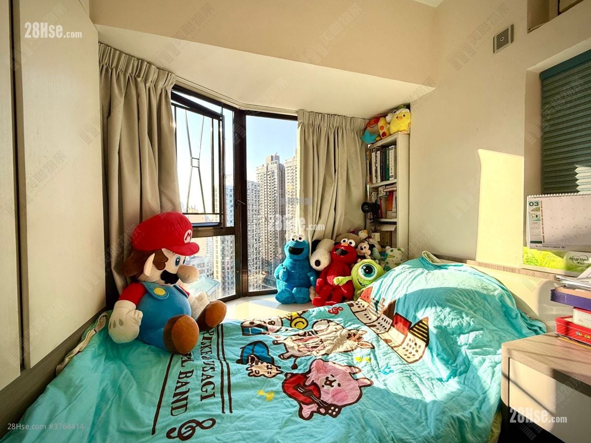 Euston Court Sell 3 Bedrooms , 2 Bathrooms 790 ft²