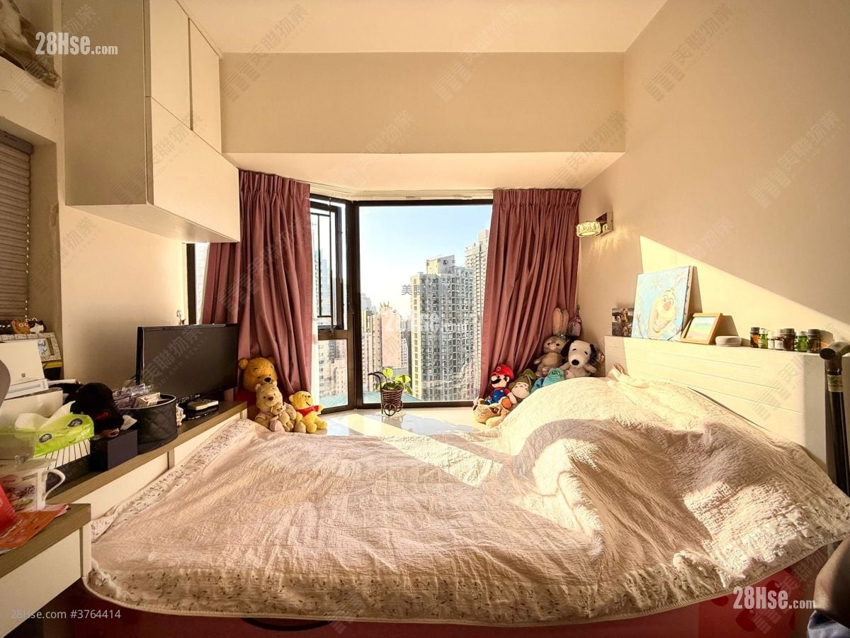 Euston Court Sell 3 Bedrooms , 2 Bathrooms 790 ft²