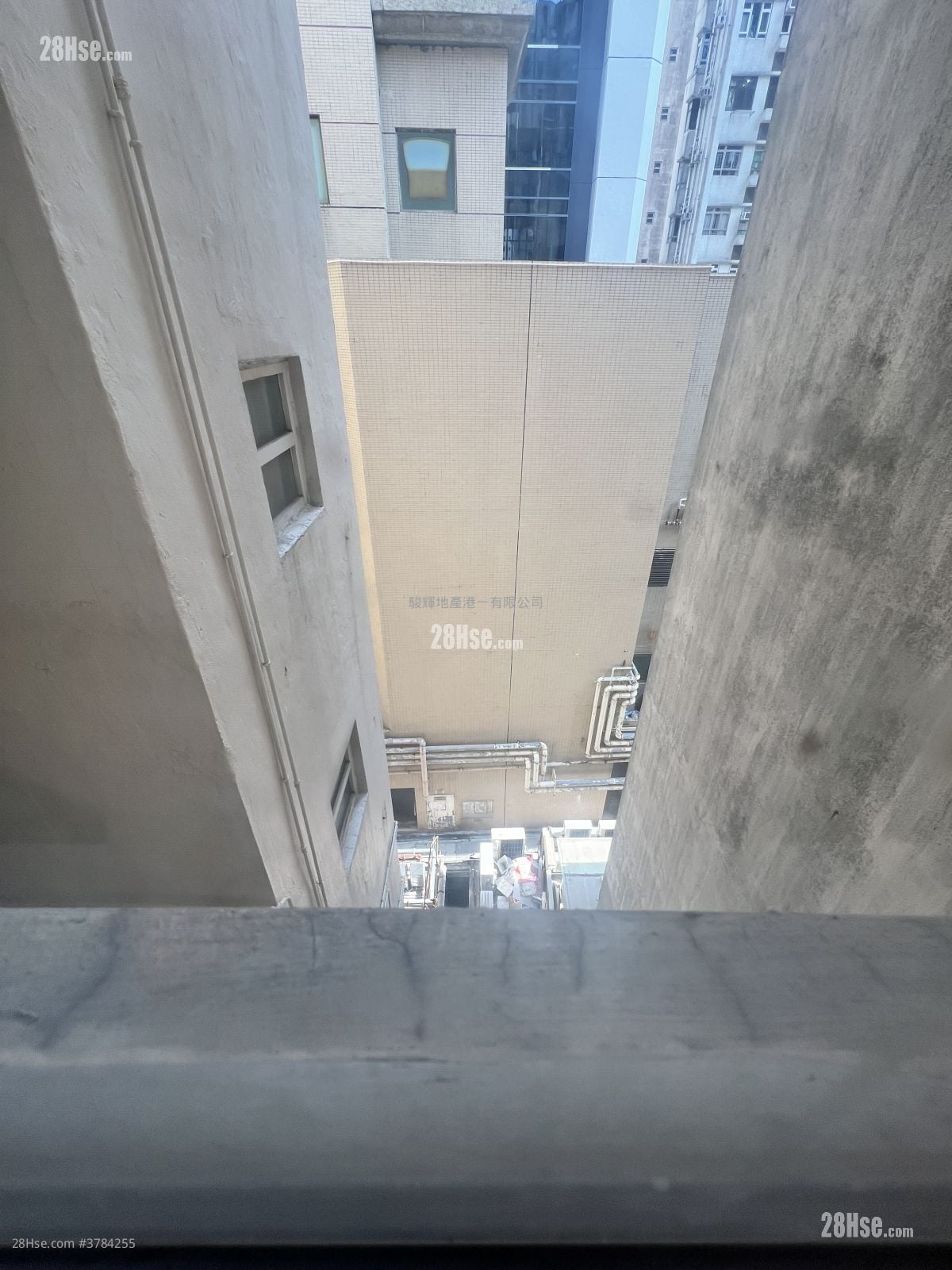 金碧阁 租盘 140 平方尺