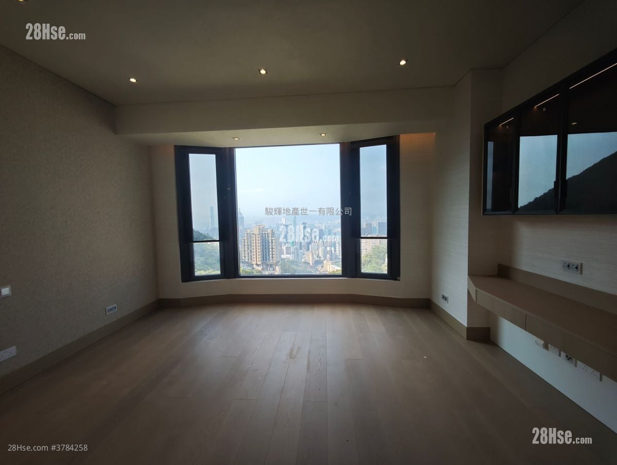 Mount Nicholson 售盘 4 房 , 4 浴室 4,596 平方尺