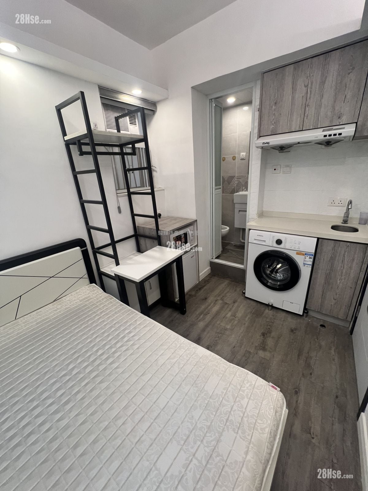 金碧阁 租盘 140 平方尺