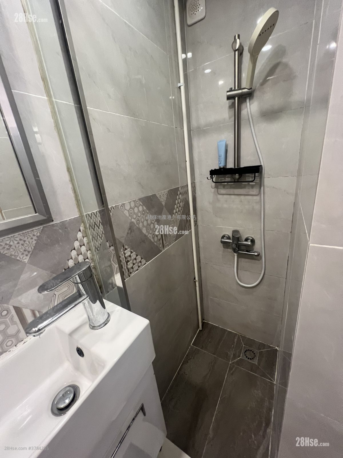 金碧阁 租盘 140 平方尺