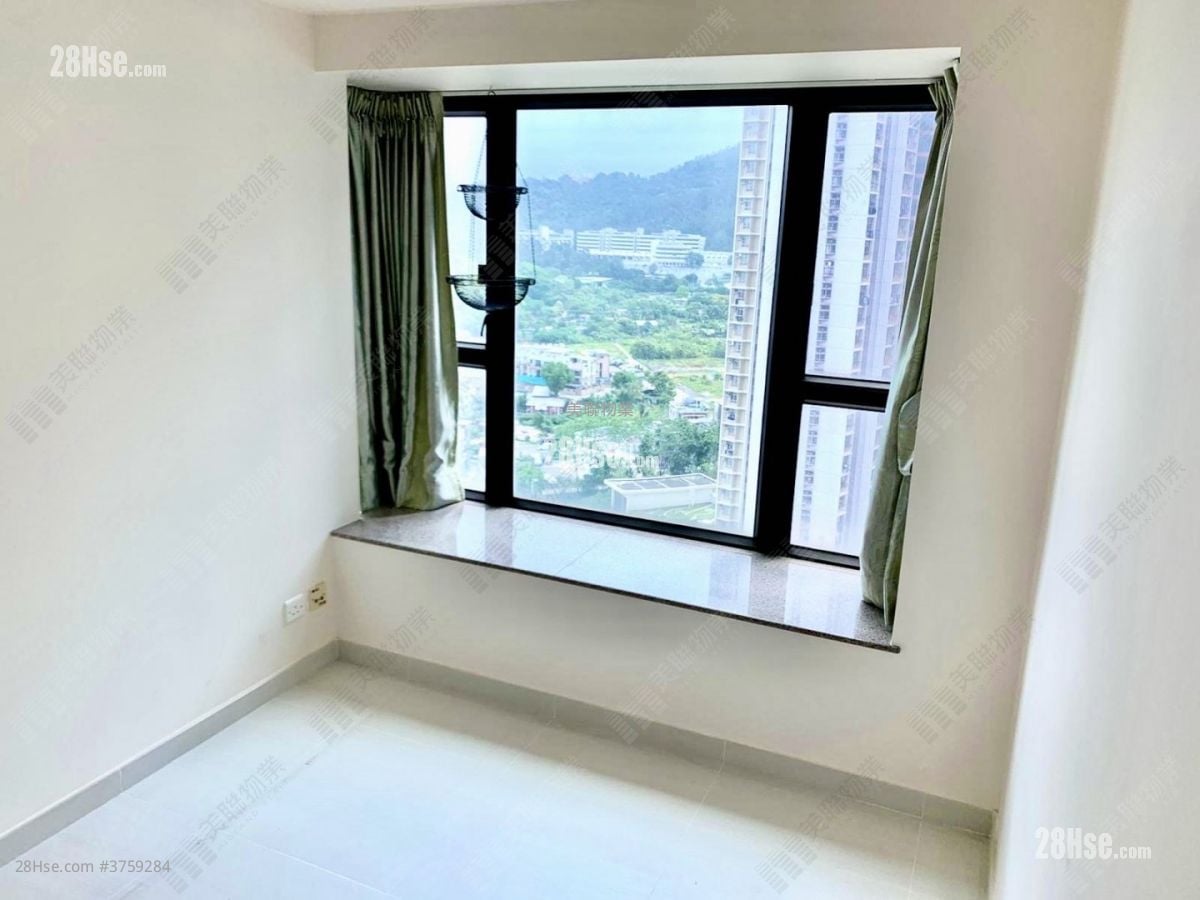 bedroom 1: Royal Green Sell 3 Bedrooms , 1 Bathroom 551 ft²