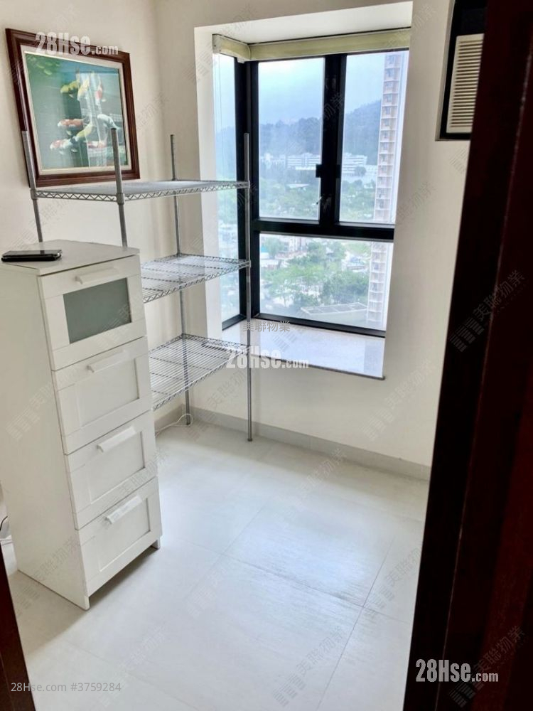 bedroom 3: Royal Green Sell 3 Bedrooms , 1 Bathroom 551 ft²