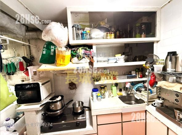 Chung Nga Court Sell 2 Bedrooms , 1 Bathroom