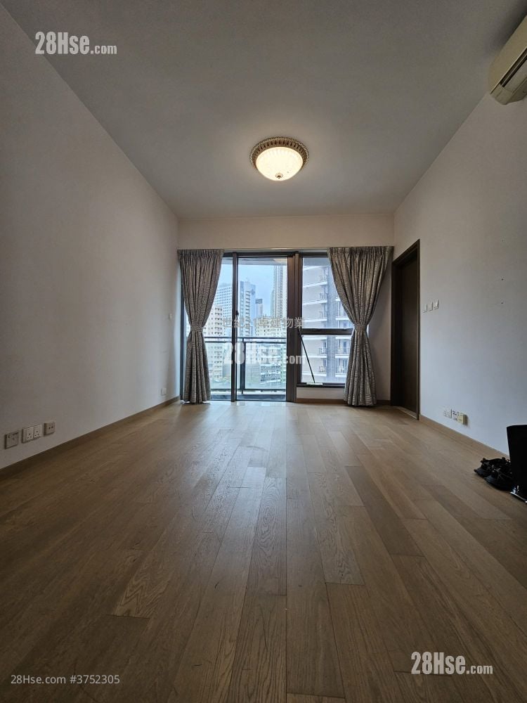 The Austin Sell Studio , 1 Bathroom 360 ft²