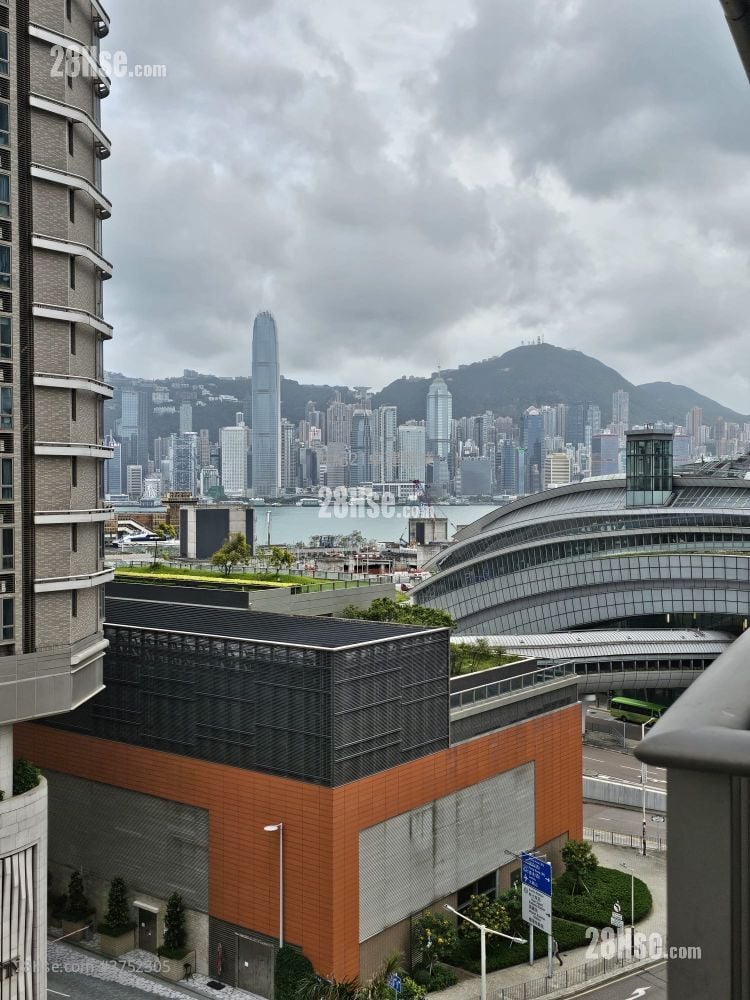 The Austin Sell Studio , 1 Bathroom 360 ft²