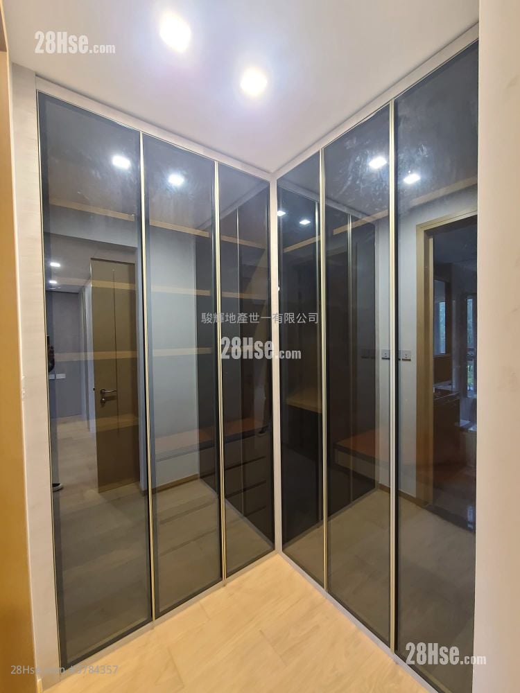 1 Shouson Hill Road East Sell 5+ Bedrooms , 5+ Bathrooms 2,657 ft²