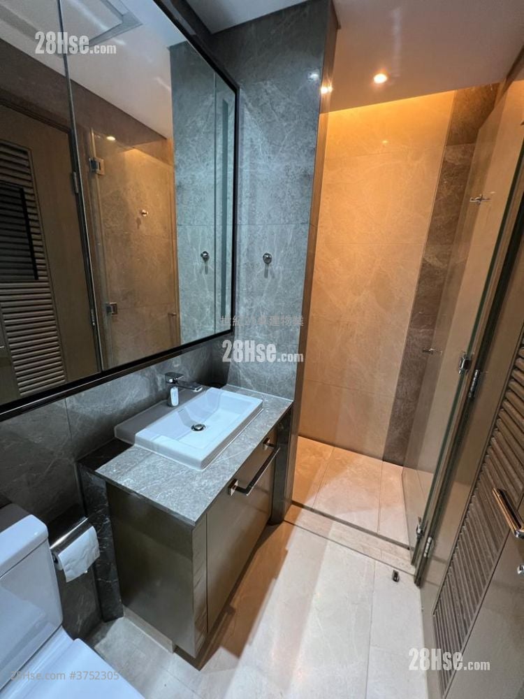 The Austin Sell Studio , 1 Bathroom 360 ft²