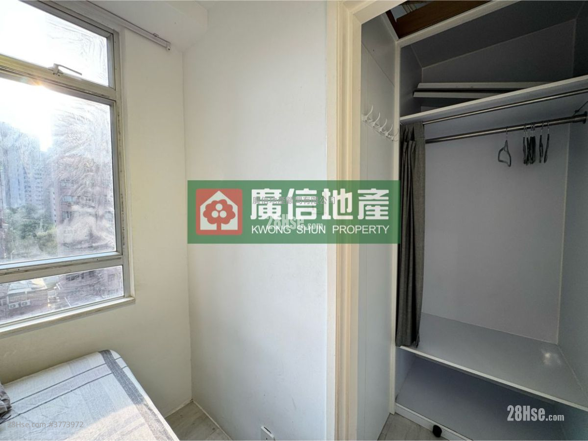 Season Mansion Sell 2 Bedrooms , 1 Bathroom 271 ft²