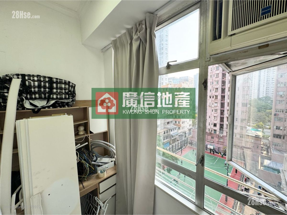 Season Mansion Sell 2 Bedrooms , 1 Bathroom 271 ft²