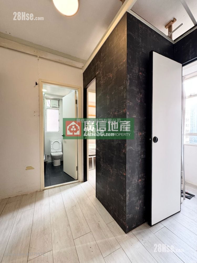 Season Mansion Sell 2 Bedrooms , 1 Bathroom 271 ft²