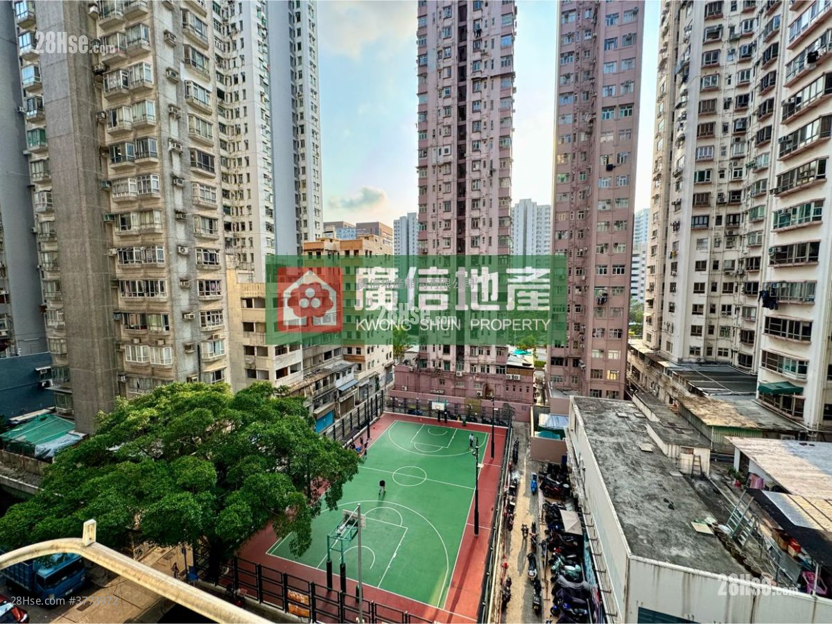 Season Mansion Sell 2 Bedrooms , 1 Bathroom 271 ft²