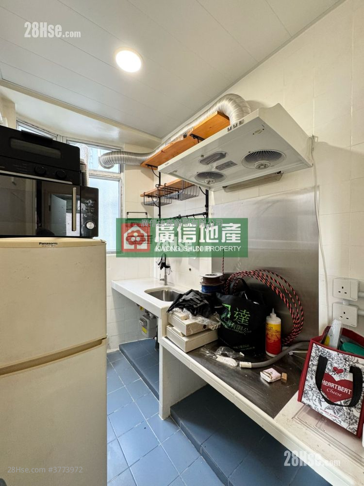 Season Mansion Sell 2 Bedrooms , 1 Bathroom 271 ft²