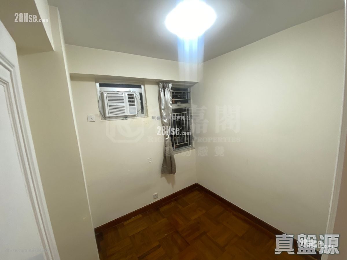 Mei Foo Sun Chuen Sell 2 Bedrooms , 1 Bathroom 533 ft²