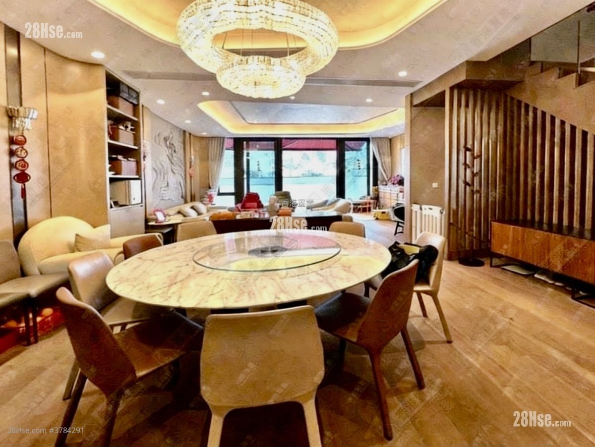 Mont Rouge Sell 4 Bedrooms 2,846 ft²