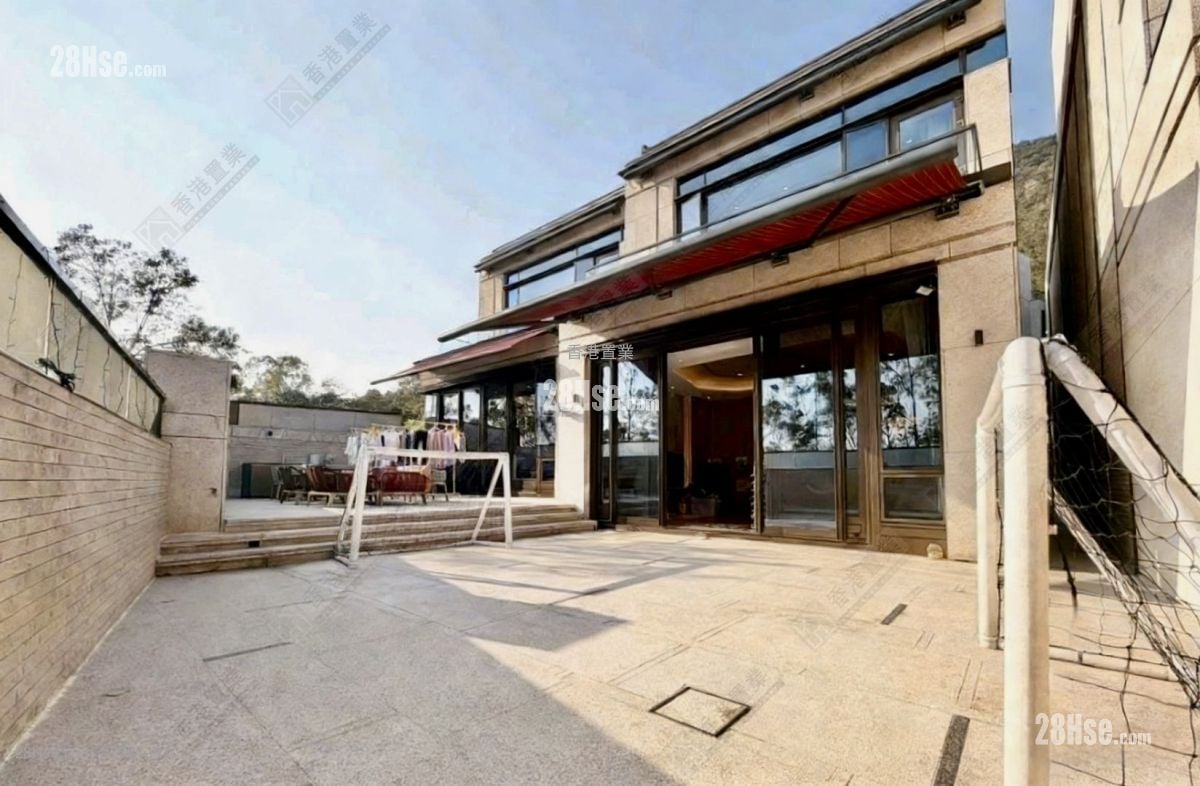 Mont Rouge Sell 4 Bedrooms 2,846 ft²