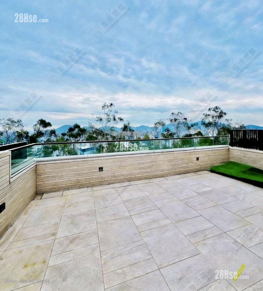 Mont Rouge Sell 4 Bedrooms 2,846 ft²