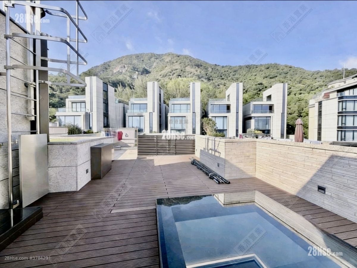 Mont Rouge Sell 4 Bedrooms 2,846 ft²