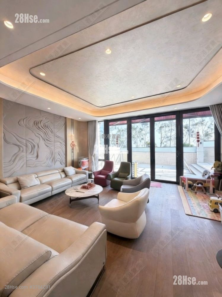 Mont Rouge Sell 4 Bedrooms 2,846 ft²