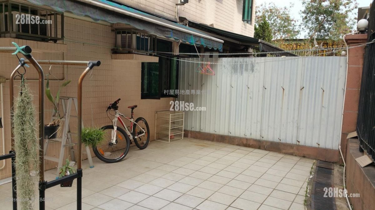 Village Rental 3 Bedrooms , 2 Bathrooms 700 ft²