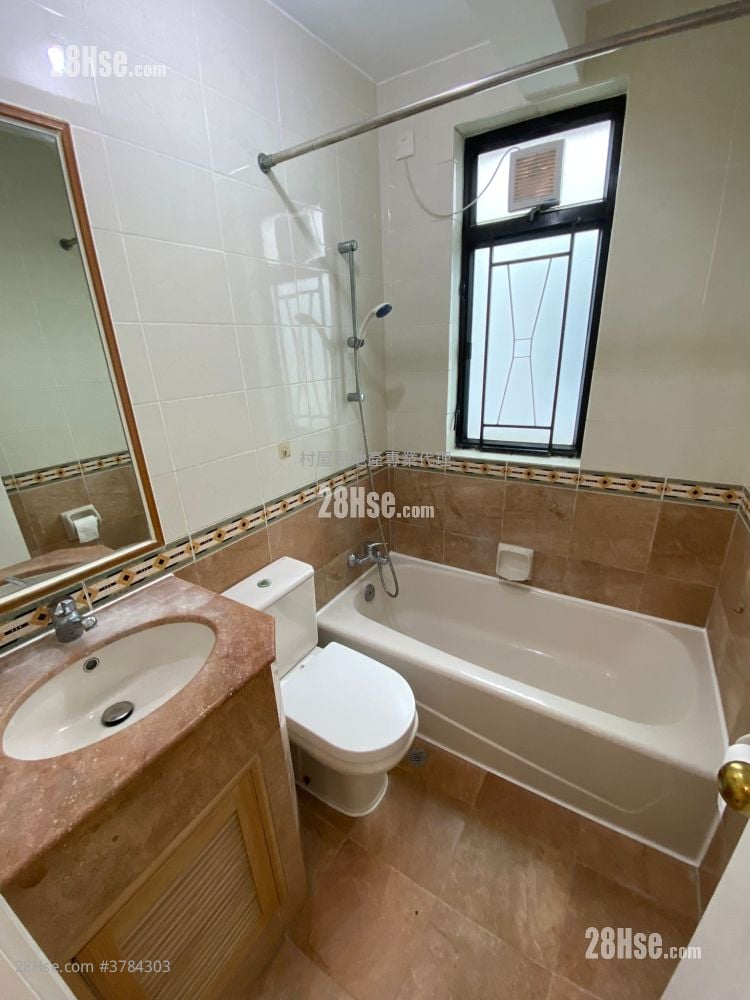 Village Rental 3 Bedrooms , 2 Bathrooms 700 ft²