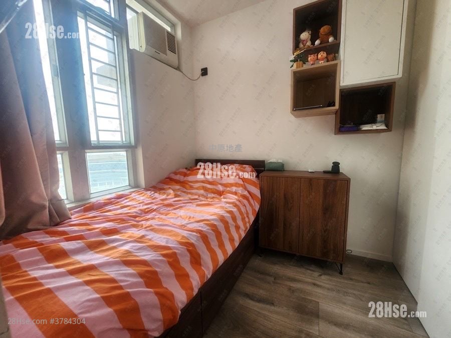 Yu Tai Court Sell 2 Bedrooms 469 ft²