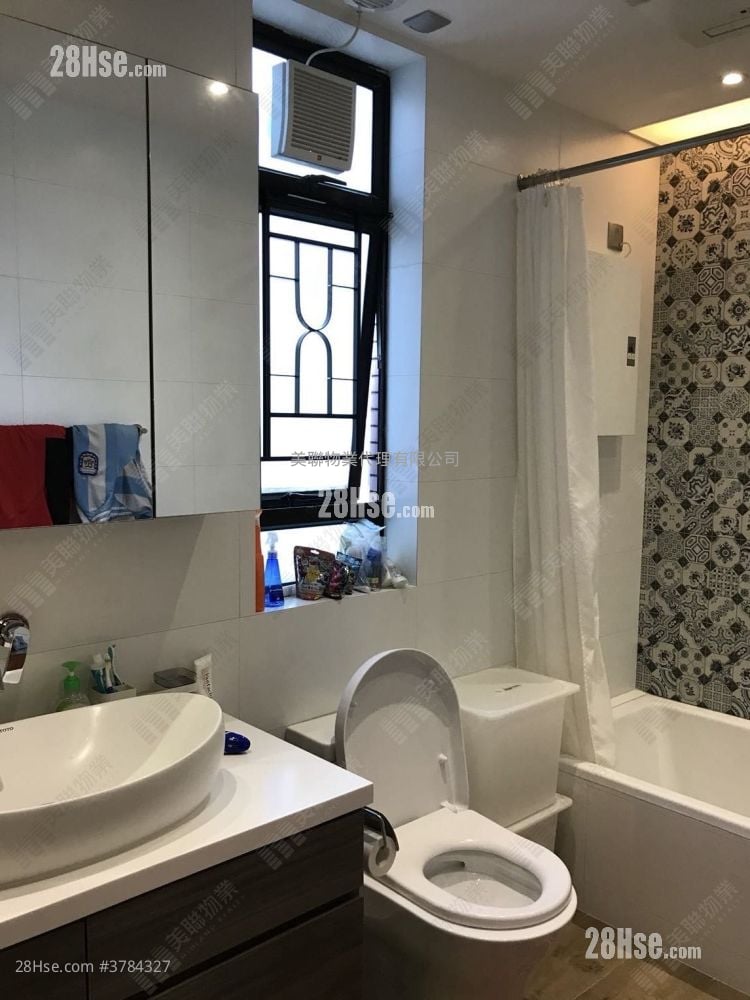 骏景园 售盘 3 房 , 4 浴室 1,479 平方尺