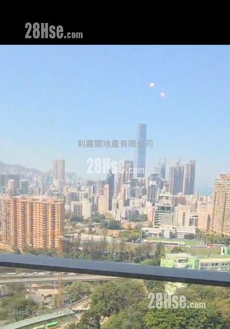 In One Rental 3 Bedrooms , 3 Bathrooms 940 ft²