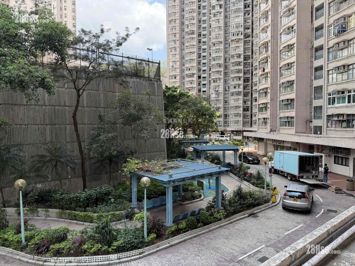 Fung Tak Estate Sell 2 Bedrooms , 1 Bathroom 449 ft²