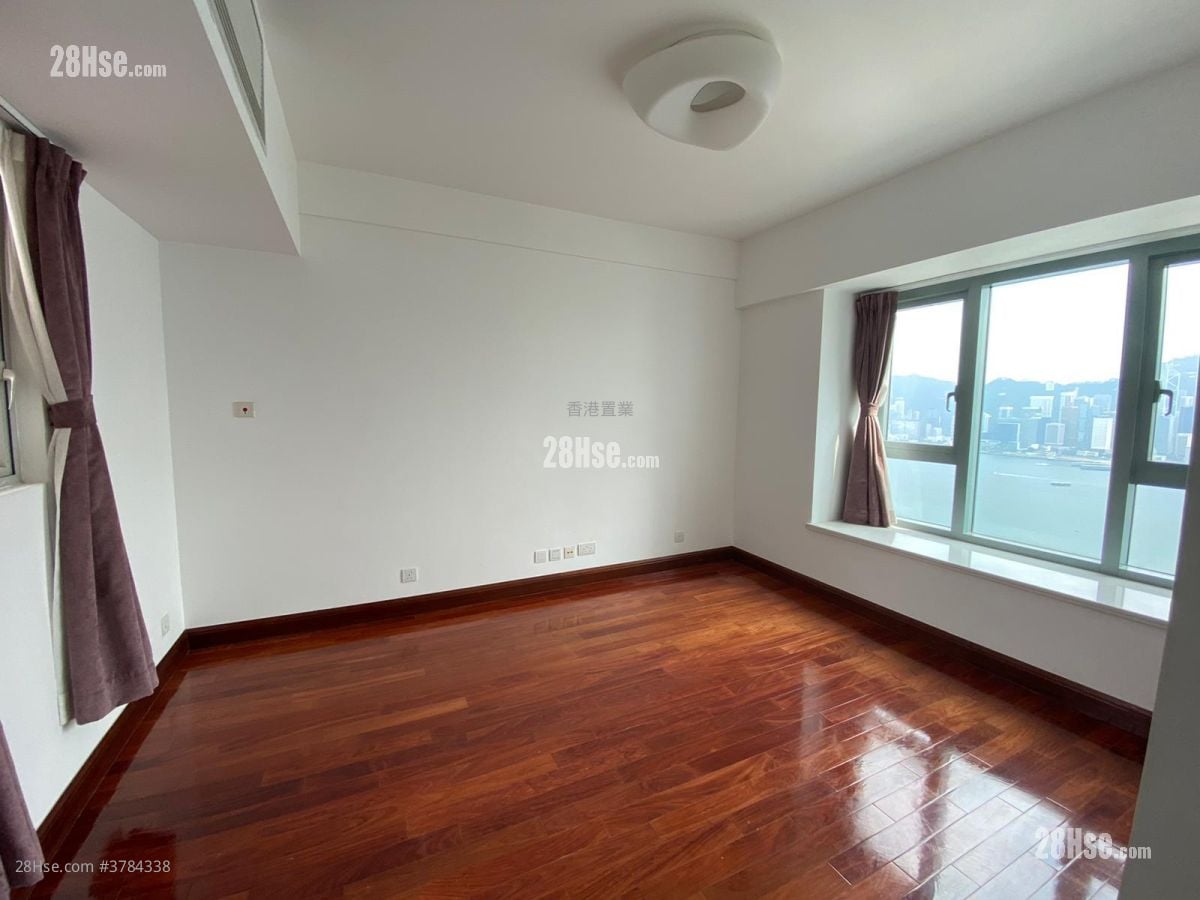 The Harbourside Sell 3 Bedrooms 1,059 ft²