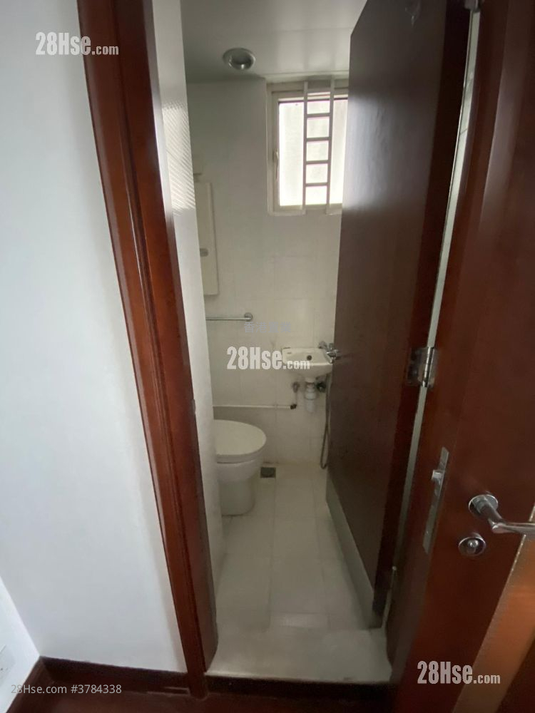 The Harbourside Sell 3 Bedrooms 1,059 ft²