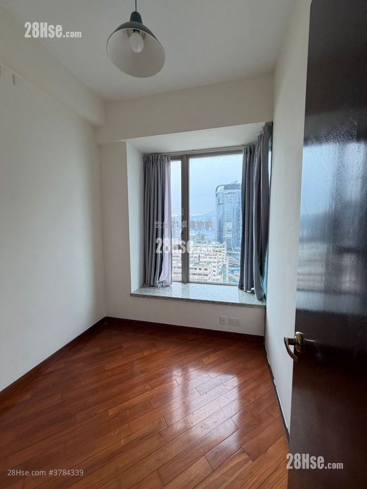 The Coronation Sell 3 Bedrooms , 2 Bathrooms 990 ft²