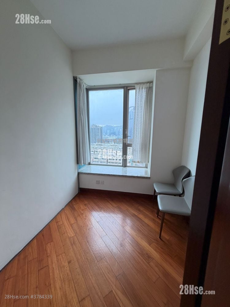 The Coronation Sell 3 Bedrooms , 2 Bathrooms 990 ft²