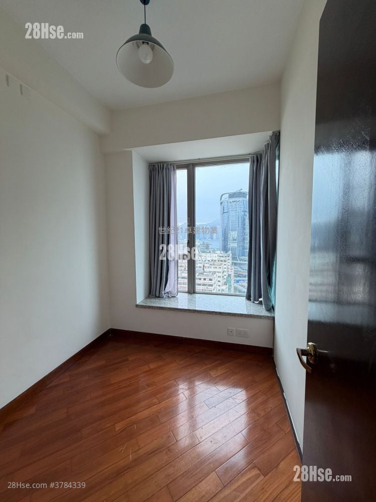 The Coronation Sell 3 Bedrooms , 2 Bathrooms 990 ft²