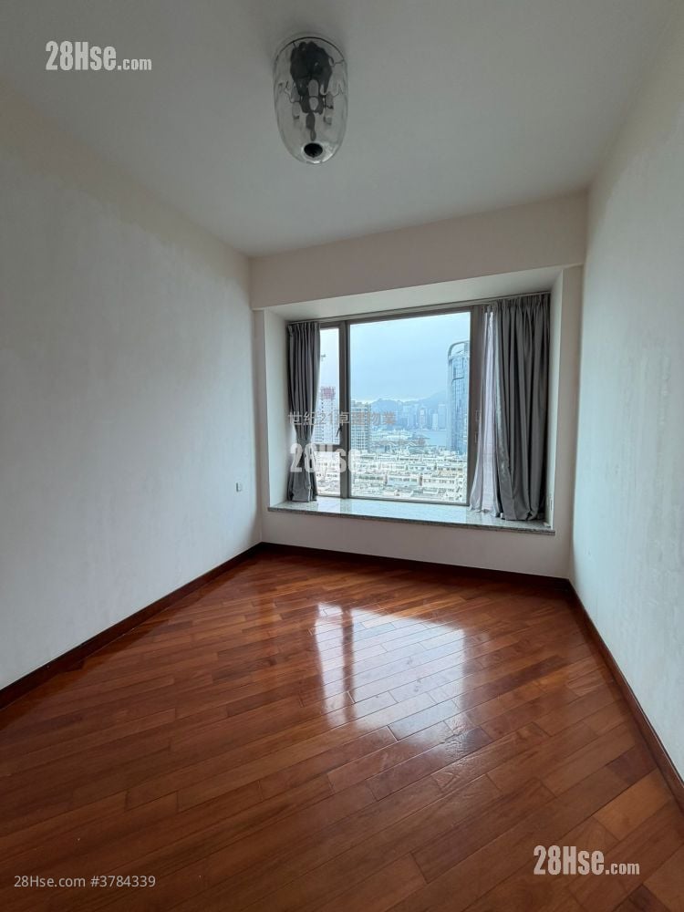 The Coronation Sell 3 Bedrooms , 2 Bathrooms 990 ft²