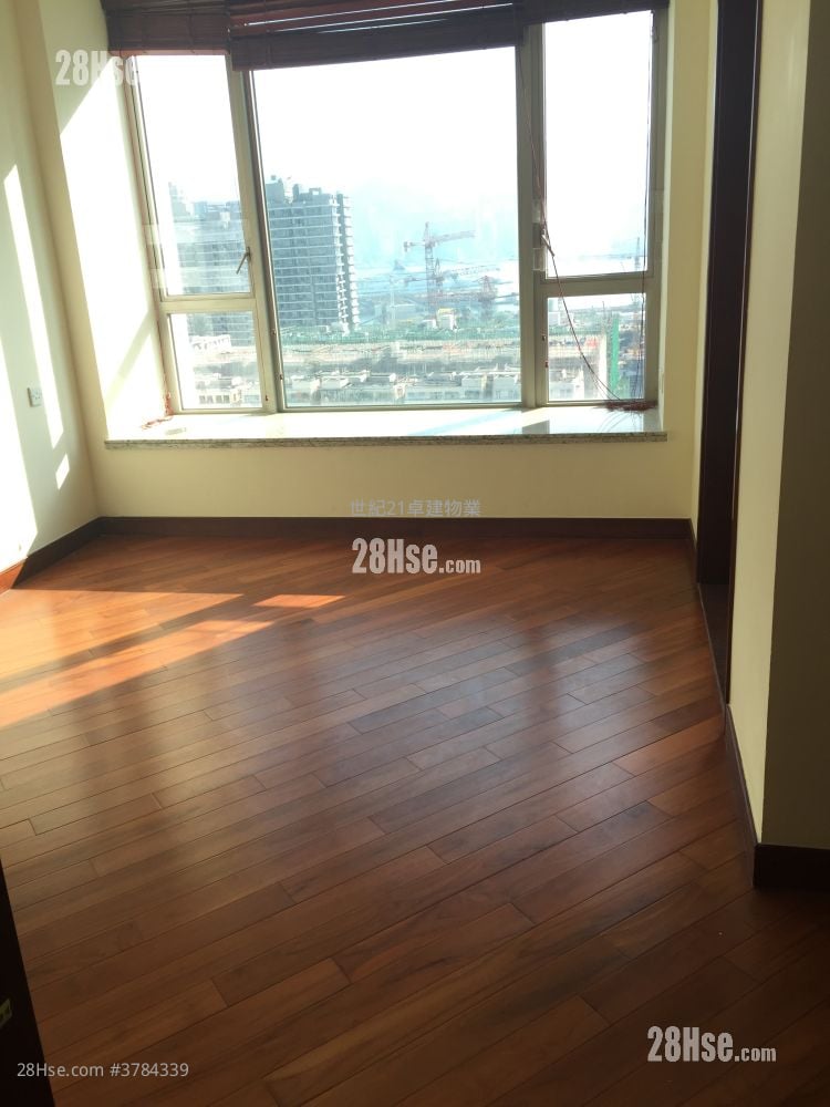 The Coronation Sell 3 Bedrooms , 2 Bathrooms 990 ft²