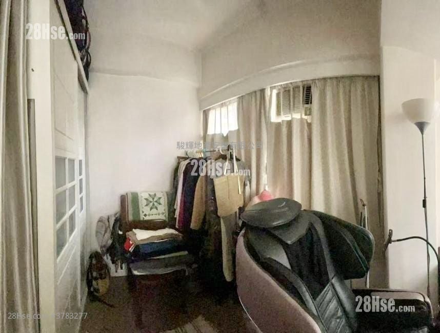 Hung Yu Mansion Sell 2 Bedrooms , 1 Bathroom 574 ft²