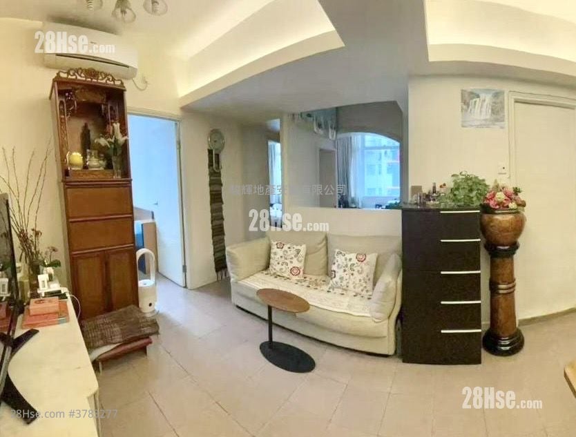 Hung Yu Mansion Sell 2 Bedrooms , 1 Bathroom 574 ft²